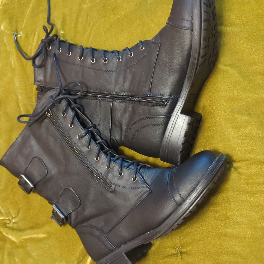 Moto boots